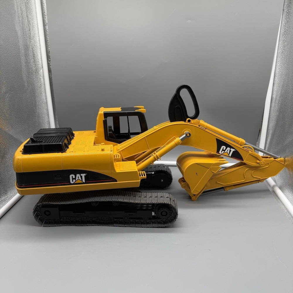Bruder CAT Caterpillar Excavator 1:16 Construction Toy Germany 2004 Large 127101